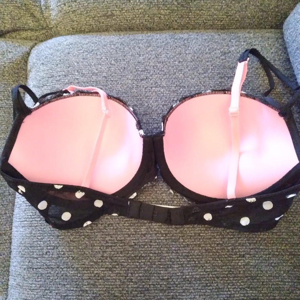 Victoria's Secret Bra - Picture 2 of 2